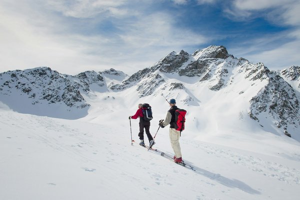 Où trouver les meilleures expériences de randonnée dans le parc national de Torres del Paine au Chili?